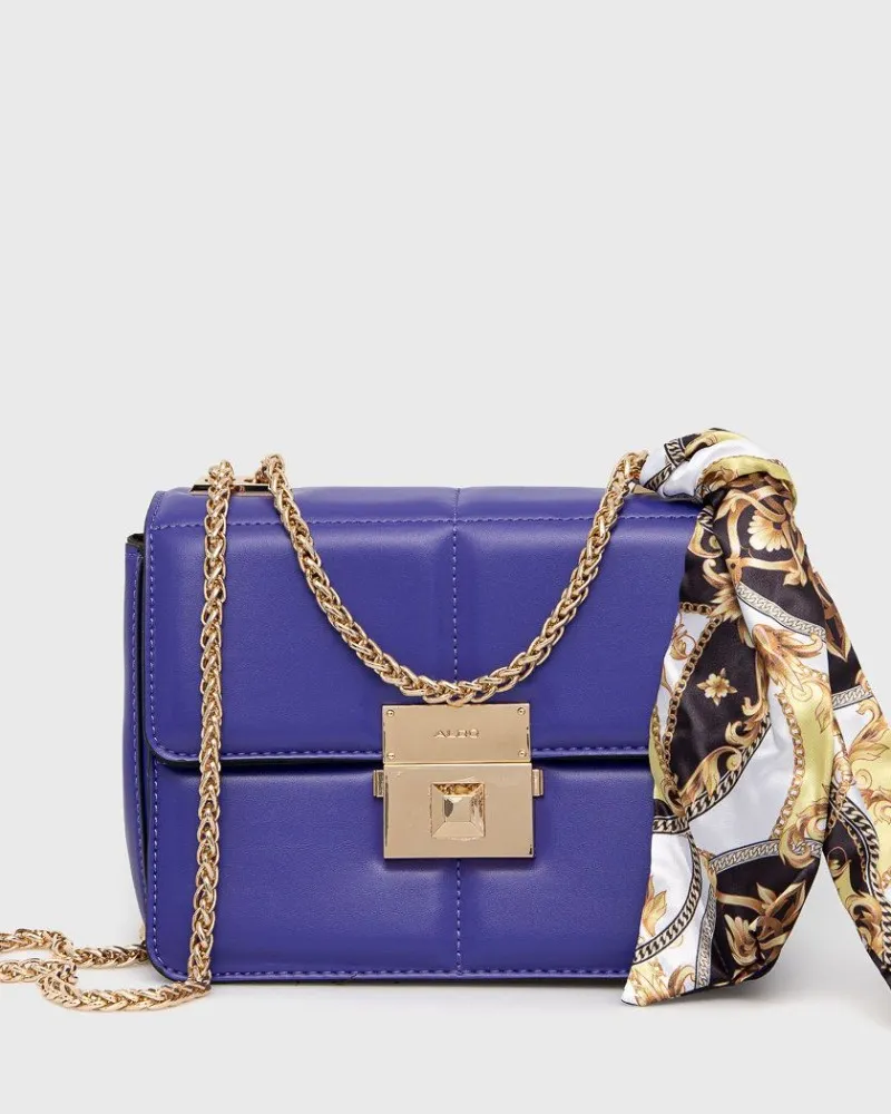 crossbody kabelky s retiazkou